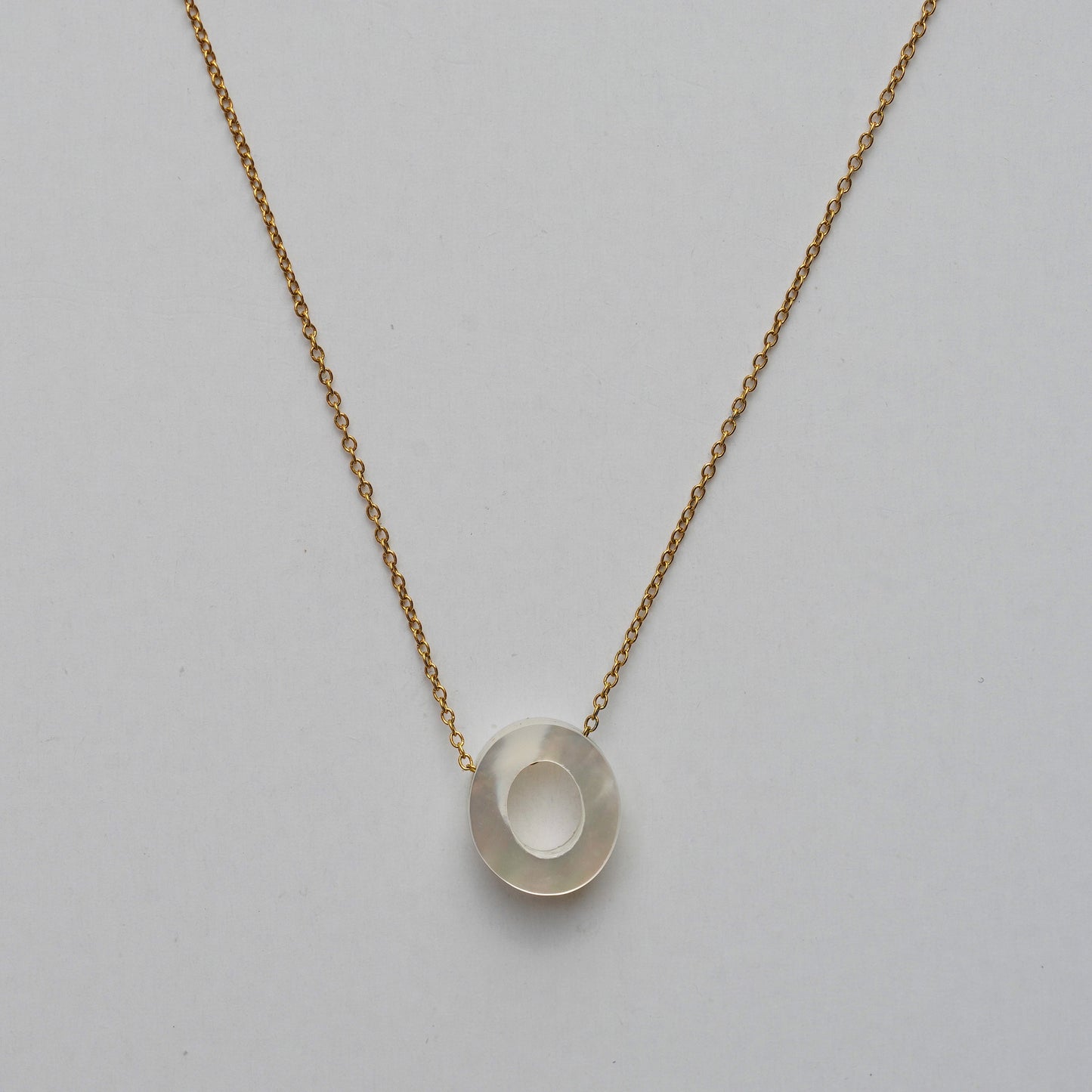 Monttan initial necklace letter O pendant