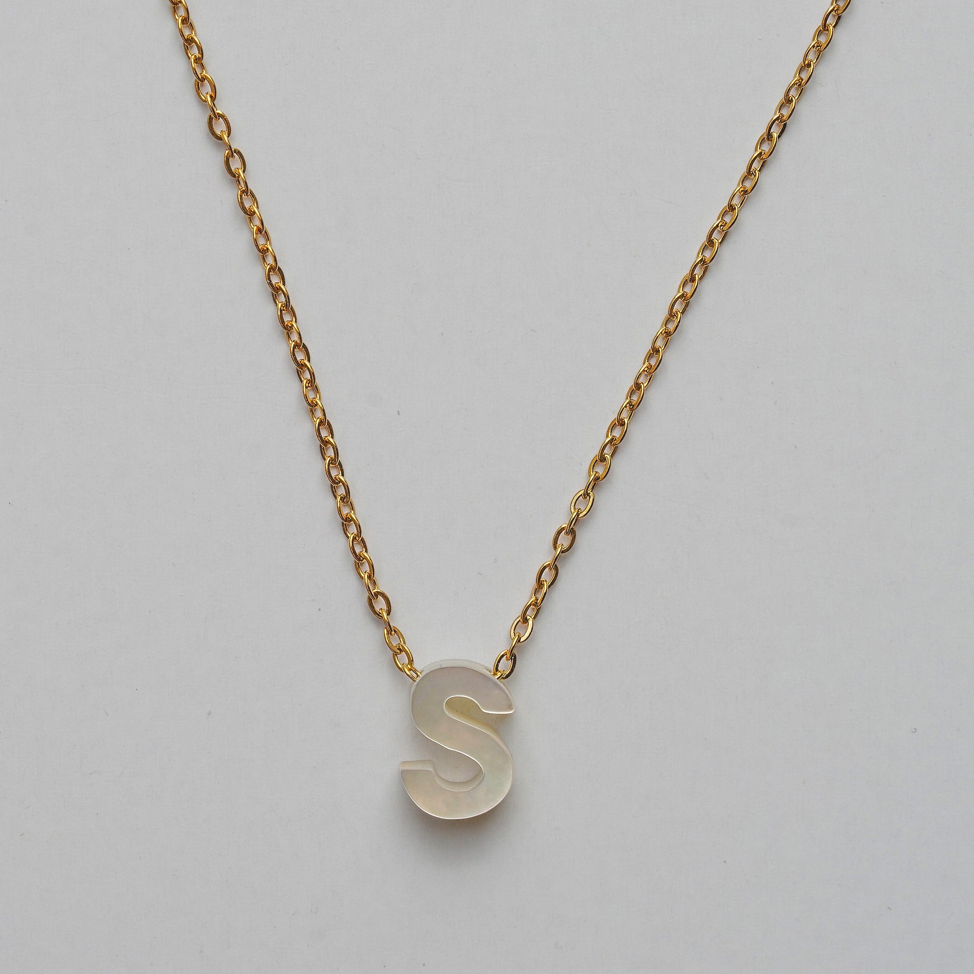 Monttan  initial necklace letter S pendant