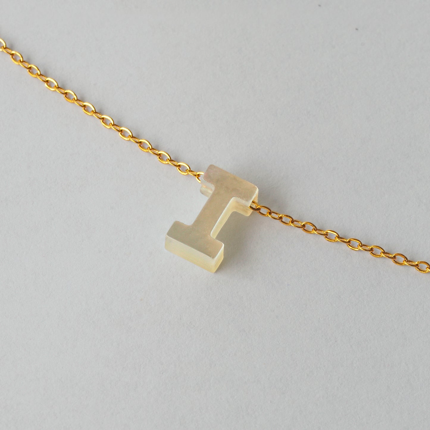 Inicial "I"